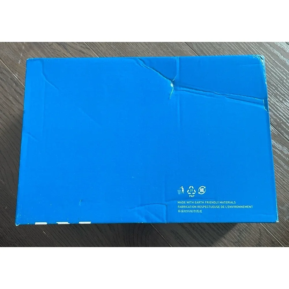 Adidas‎ empty shoe box